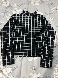 Grid Pattern Long Sleeve Top