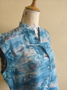 Vintage Hawaiian Print Sleeveless Blouse