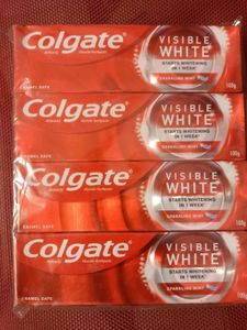 Colgate Visible White (4 pack) 100gm Tubes