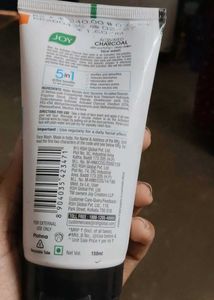 Joy Charcoal Face Wash