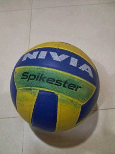 Nivia Spikester Volleyball