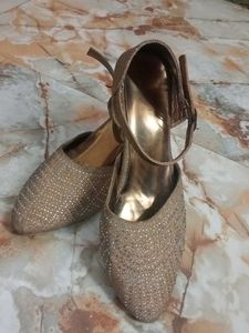 Gold Ballerinas heel