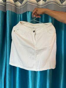Basic One White Skirt
