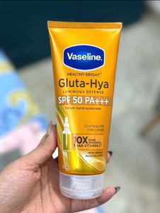 Vaseline Gluta Hya Sunscreen 🌞