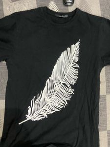 Oversized Feather Graphic Tee