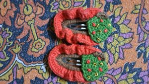 Crochet Hair Clips - Festive Flair