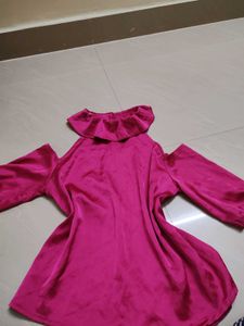 Off Soulder Coller Top
