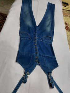 Versace Dangri For Womens 15-21 Age
