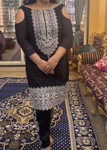 Elegant Black Embroidered Kurta