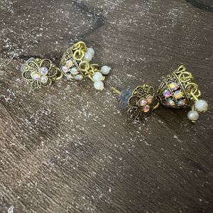 One Pendant Set Along With 4 Pairs Earrings