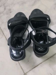 Black🖤 Heels For Girls