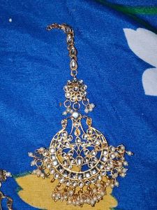 Kundan Earrings With Tikka