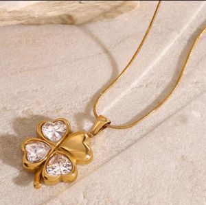 Clover Heart Pendant