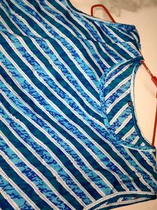 sleeveless blue pattern kurti