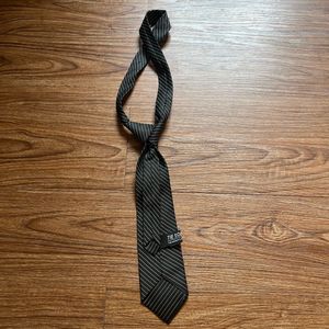 BLACK STRIPED TIE