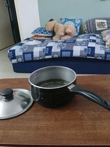 Sauce Pan ( non-stick) with lid