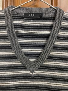 XL/XXL Grey Stripped Cut Sleeves Sweater For Men