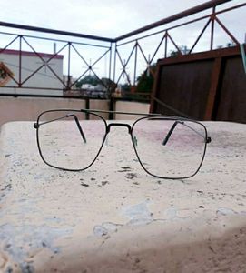 Aviator Style Black Metal Frame Glasses