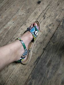 Carlton London Flats On Sale!