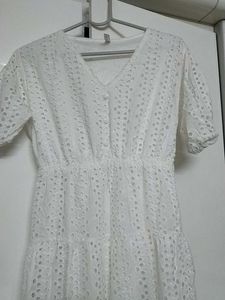 Never Been Worn Elegant White, Knee-Length Midi Dr