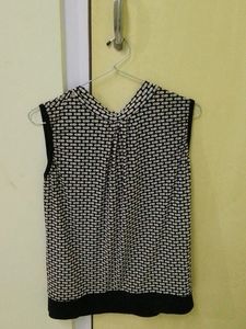 BLACK &amp; WHITE 90&#39;S TOP
