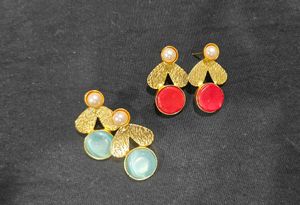 Jaipuri Stone Earrings Golden 1 Pair