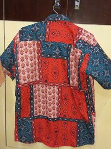 Patterned Men&#39;s Shirt