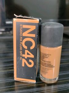 MAC NC42 FOUNDATION 100% ORIGINAL