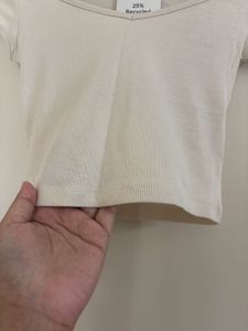 H&amp;M RIBBED SWEETHEART-NECK T-SHIRT