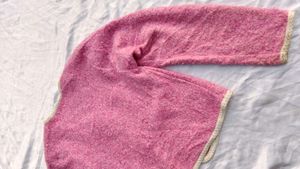 (Made In Korean) Pink Knit Cardigan