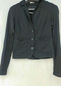 Black Blazer with Notched Lapels and Front Pockets
