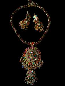 Vibrant Rhinestone Necklace & Earring Set