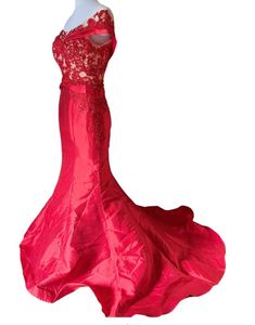 Red Embellished mermaid gown💖🎀🦋