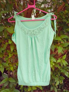 Shoulder Tie-up Top