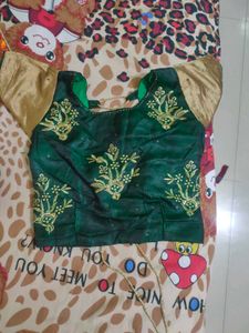 Red &amp; Green Sari Set