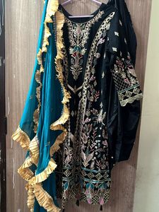 Pakistani suit