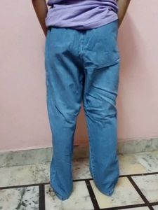 Light Wash Denim Jeans - Relaxed Fit