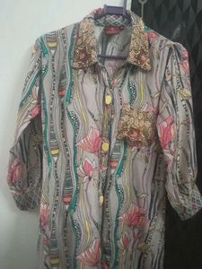 KIMONEY Embellished Floral Print Blouse