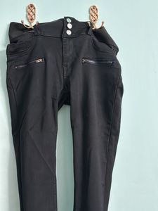 Women’s Black Skinny Jeans