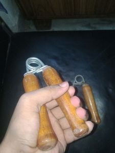 🔥2 Wooden Hand Grippers🔥