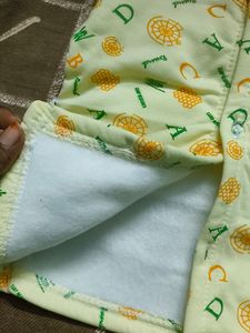 1 To 2 Yrs Babies Sweater For Boys Or Girls