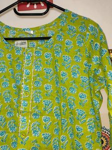 Unused Beautiful Parrot Green Floral Print Short Cotton Kurti Top