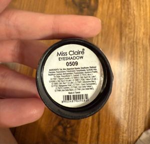 Miss Claire Red Eyeshadow
