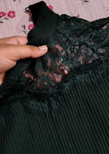 CODE by life style.Green Lace Top