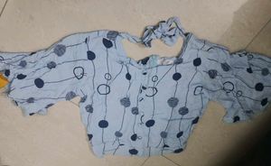 Women crop top
