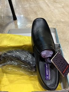 Black Shoe New Wid Tag Nd Size