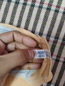 Sports Bra Non Padded Size 34