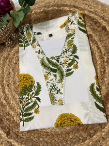 Floral Print V-Neck Kurta