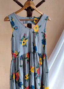 Max Cares Floral Dress, M Size