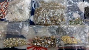 12 Designs Stone Kit For Art &amp; Craft